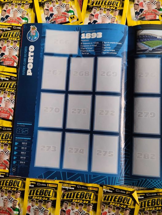 Álbum de cromos 23/24 com 70 saquetas