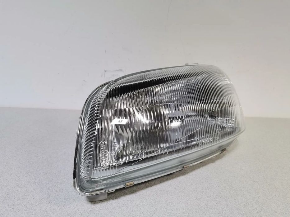 lampa reflektor lewy  toyota rav4 rav 4 i 94-97 oryginał