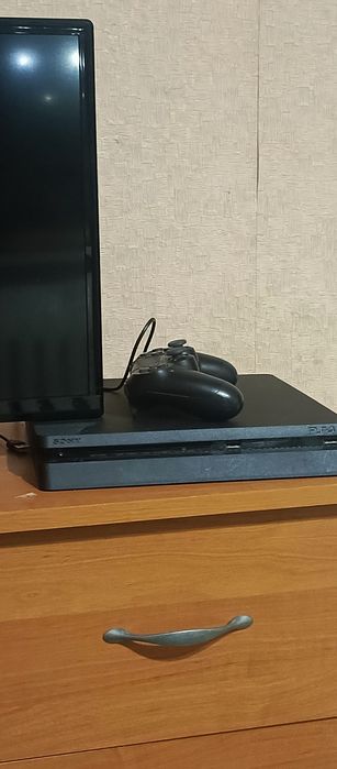 Playstation 4 Slim + GTA 5