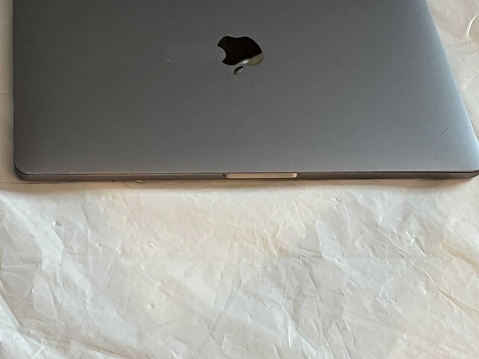 Macbook Pro 13'' TouchBar - Apenas 46 ciclos de bateria