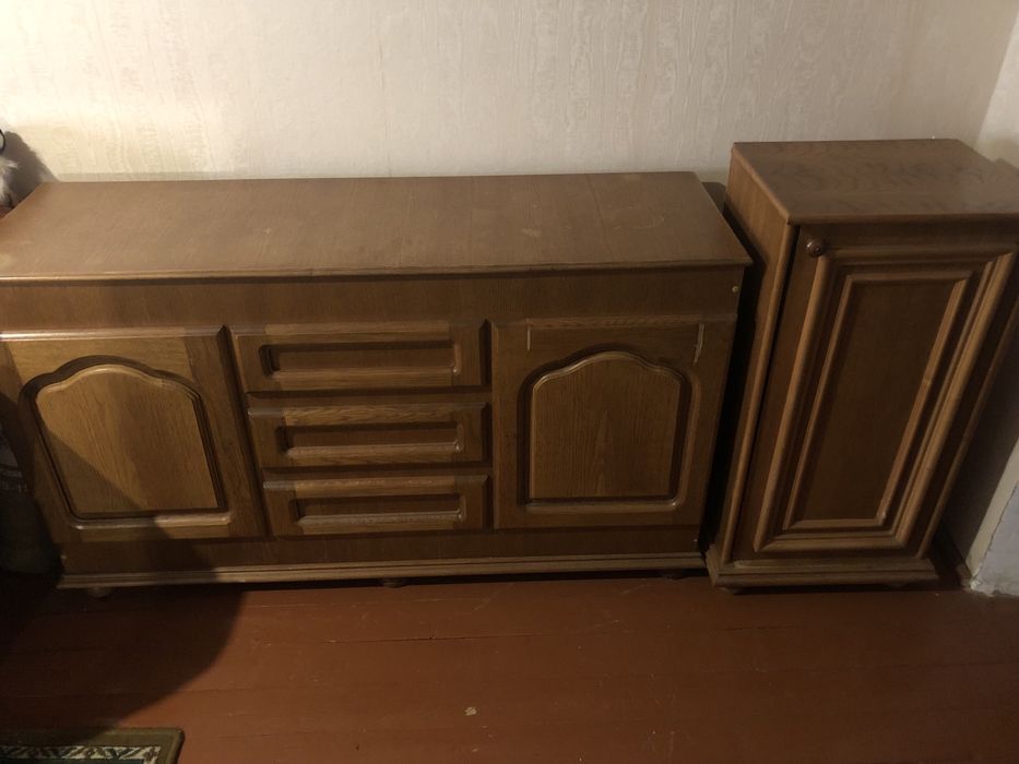 Комод б/в , меблі
