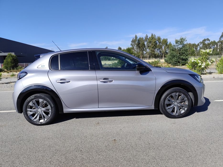 Peugeot e-208 Allure 50kwh