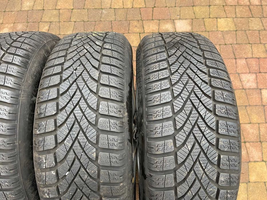 3939. Koła zimowe Golf Jetta Octavia Touran 5x112 205/55/16 2024r 9mm