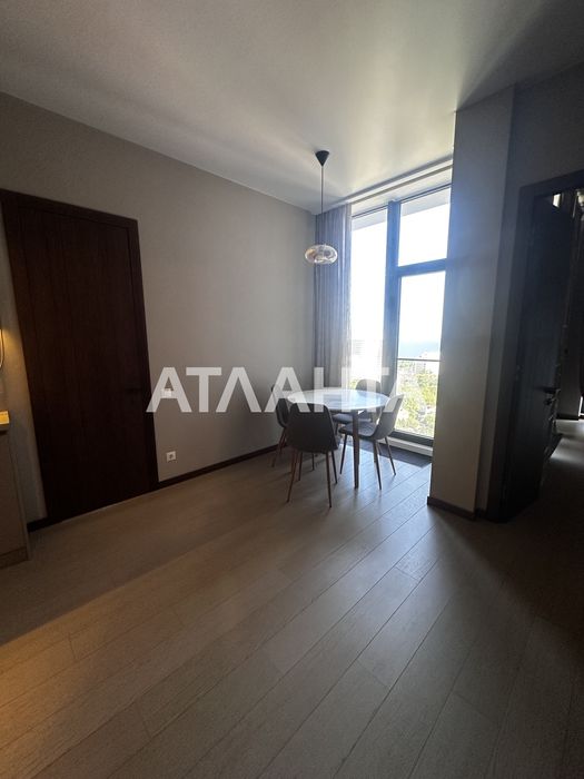 2-комнатная с ремонтом и мебелью . ЖК Француский . Вид на море .