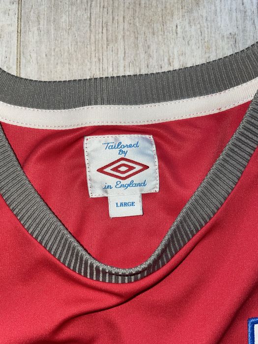 Новая тренировочная футболка сборной England, Umbro, сезон 10/11