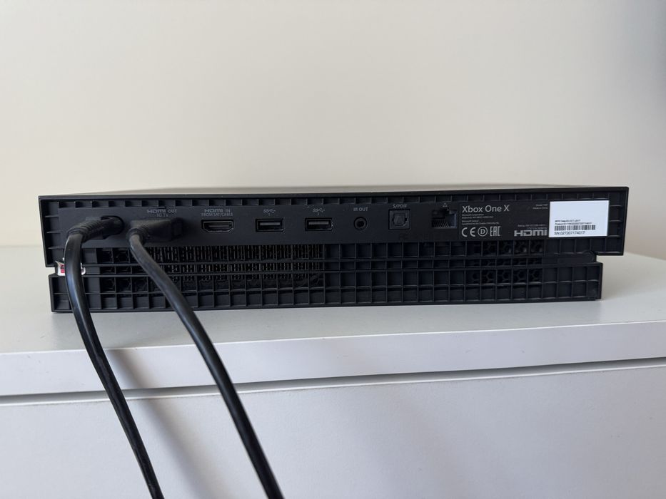 Xbox One X 1TB ігрова приставка