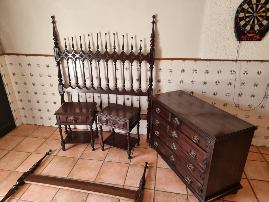 Cama de Casal em madeira
