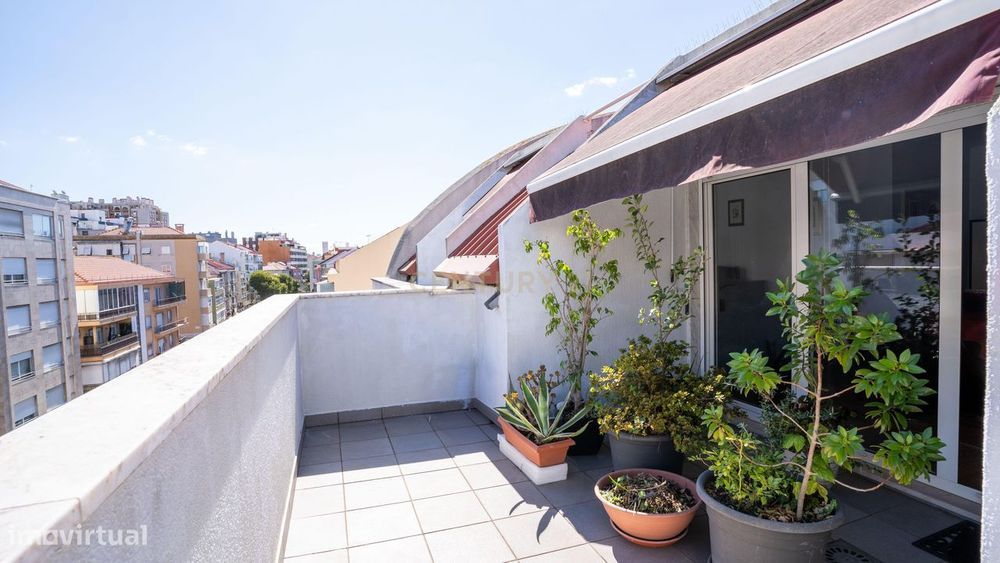 Apartamento com Terraço T2  de Charme em Benfica - Excelência e Confor