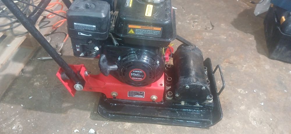 Placa compactar vibratória