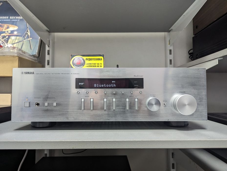 Р-в! Стерео ресивер Yamaha R-N303D. Wi-Fi, Bluetooth, Airplay, ЦАП.
