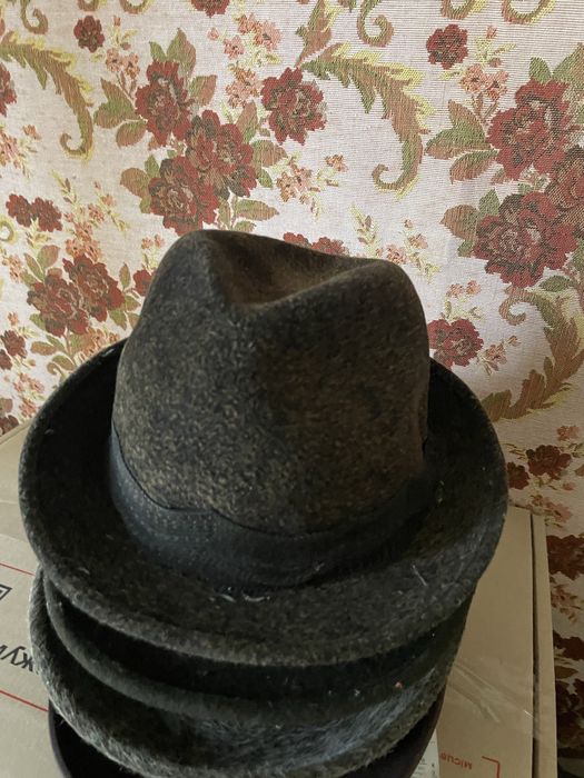 Капелюхи різні 6 шт