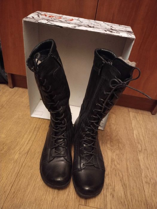 Віддам жіночі зимові черевики безкоштовно