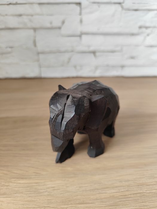 stara rzeźba, słoń z drewna