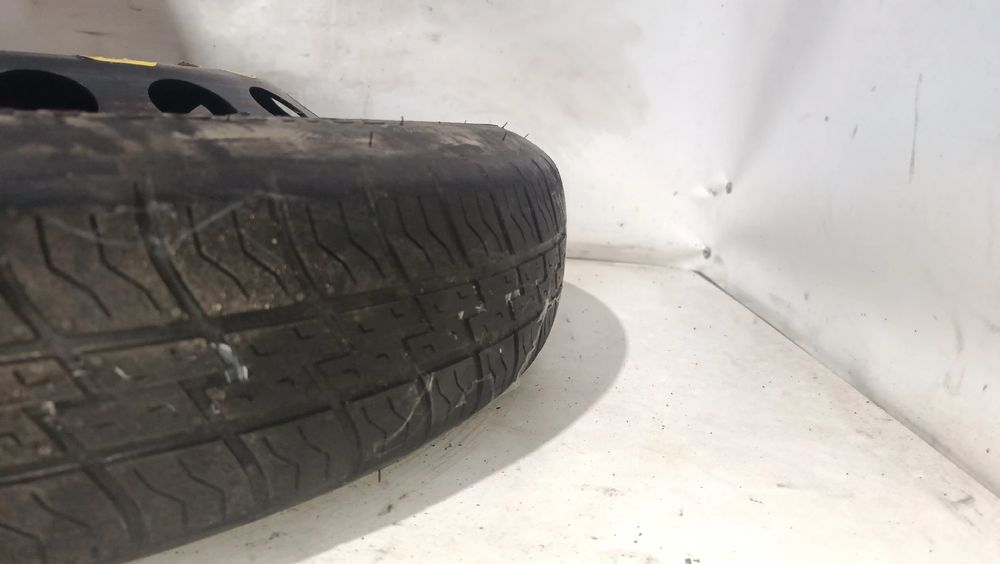 Pneu suplente VOLVO V40 Cross Country (526)