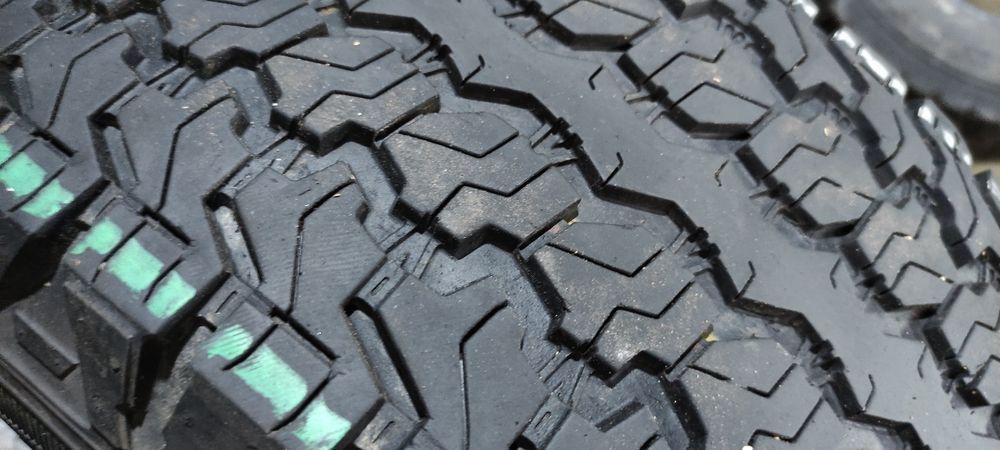 Pneus 265/70/16 Goodyear usados