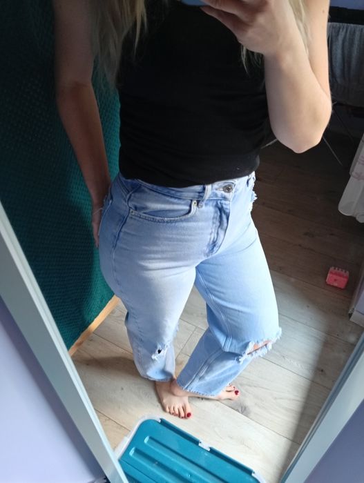 Dżinsy z dziurami xs/s