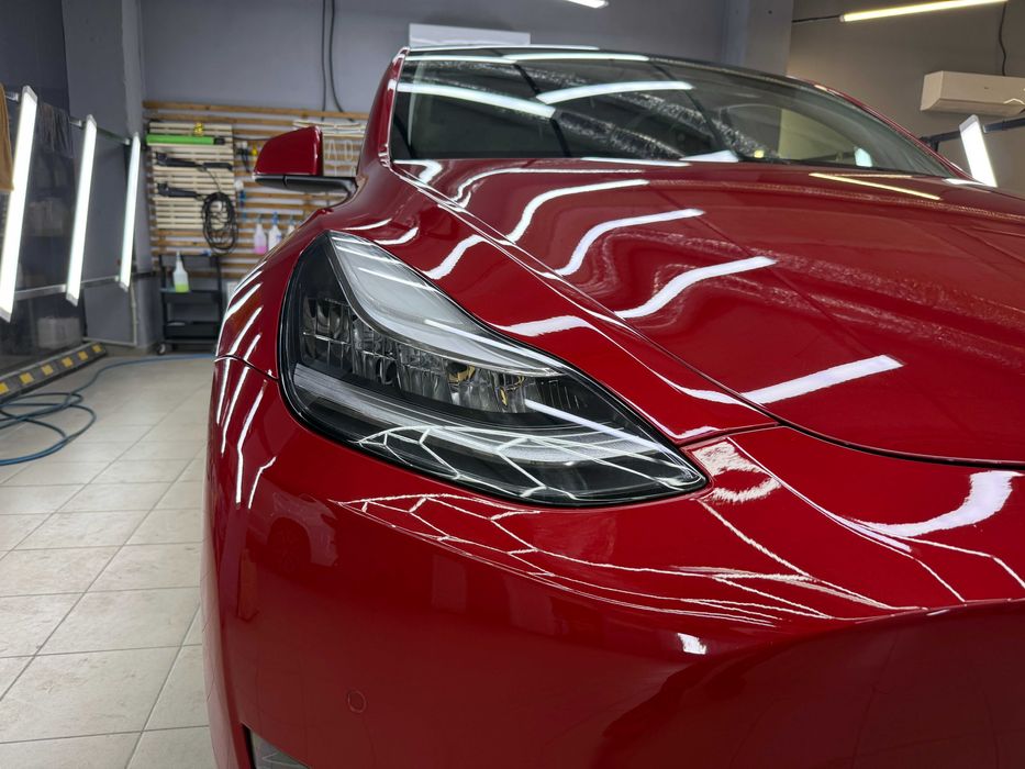 Tesla model Y 2022 року long range, повний комплект, дотяжки дверей