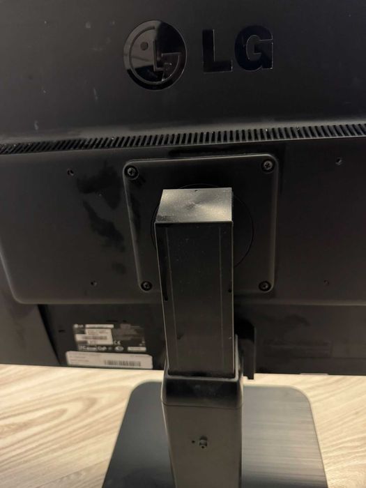 Monitor LG Electronic 24EB23PY