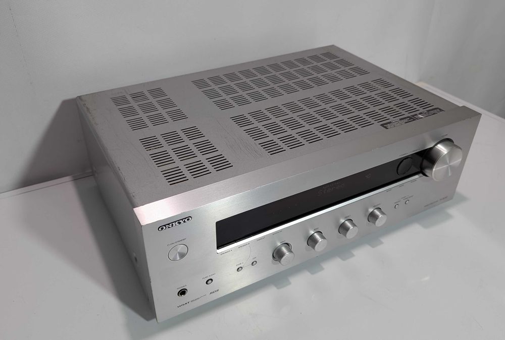 Стерео ресивер Onkyo TX-8030, має 120 Вт/канал/Пульт/4-16 Ом/WRAT