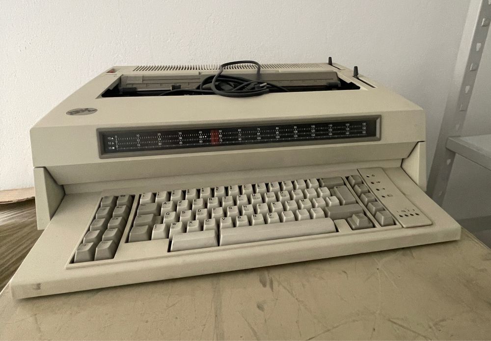 Maquina de escrever eletrica IBM