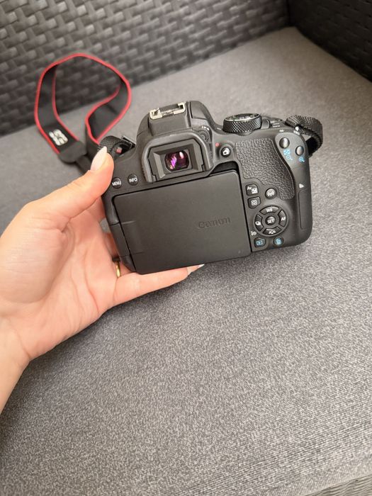 Canon EOS 800D + 18-55mm + 75-300mm + Bolsa Original
