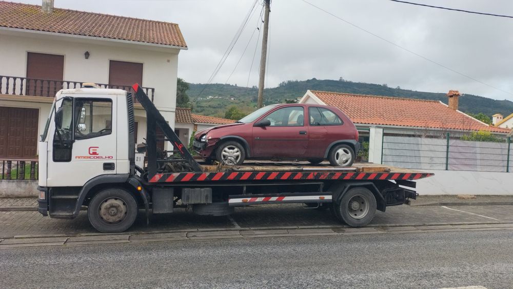 TRANSPORTAMOS E Tratamos da documentaçao do abate do seu automóvel.

T
