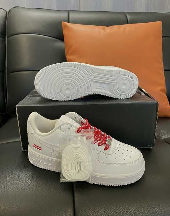 Nike Air Force 1 Low Supreme White R.40