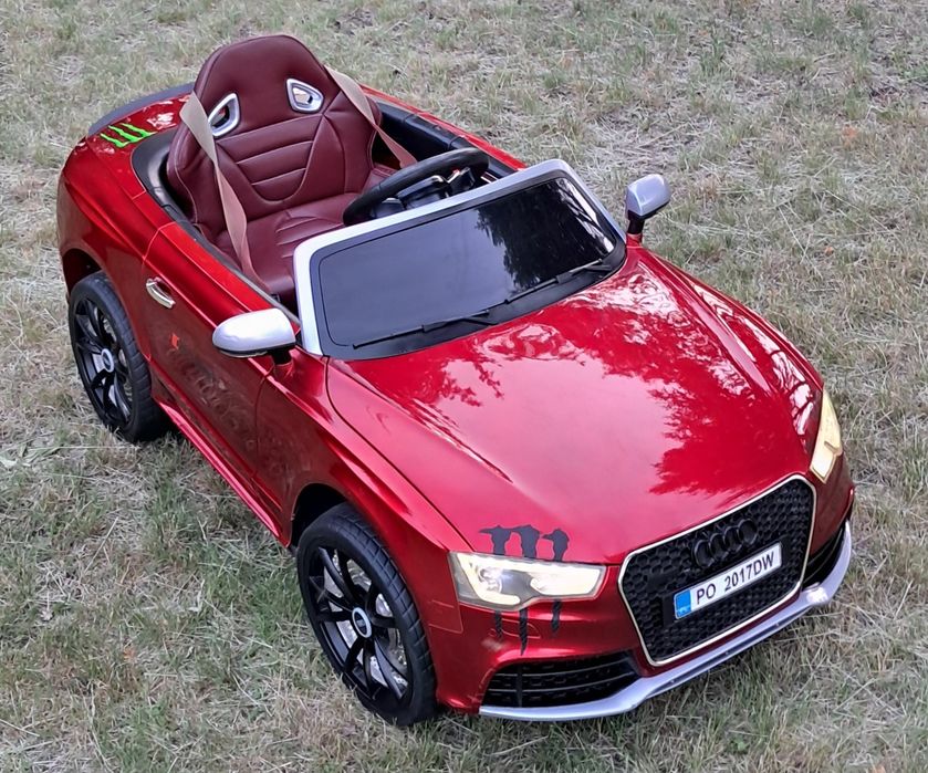 Samochód Audi RS5 na akumulator (12V)