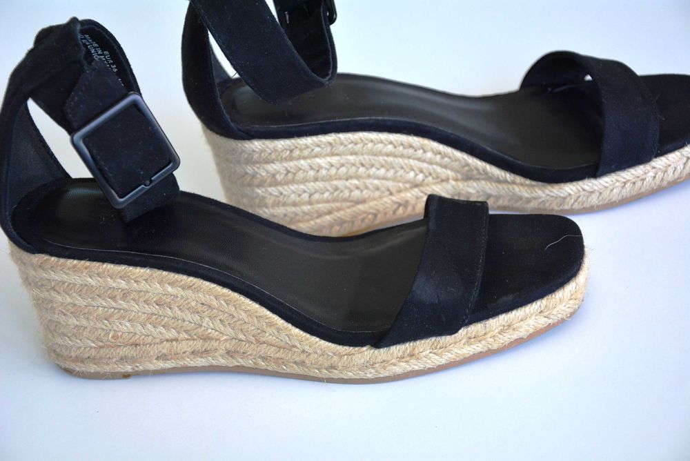 Sandały na koturnie espadryle