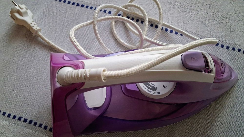 Philips Azur żelazko parowe moc 2400W wyrzut pary 190g