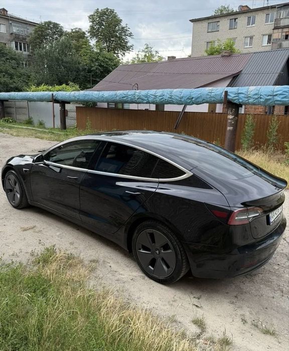 Продаж Tesla model 3 2018 рік