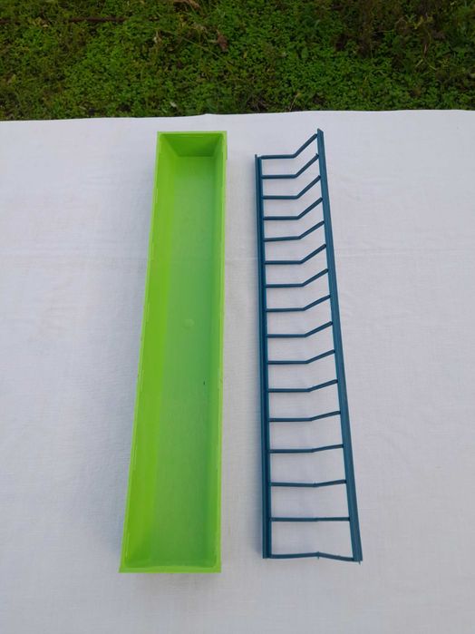 Кормушка-лоток для цыплят