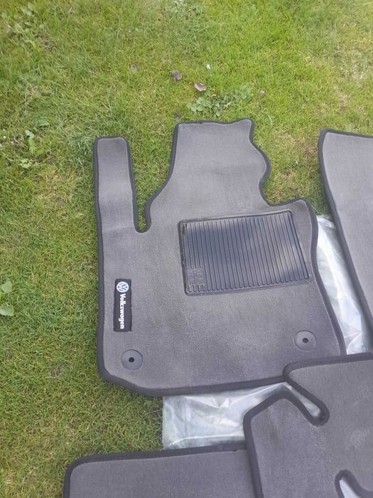 Тоуран коврики ворсові майже нові