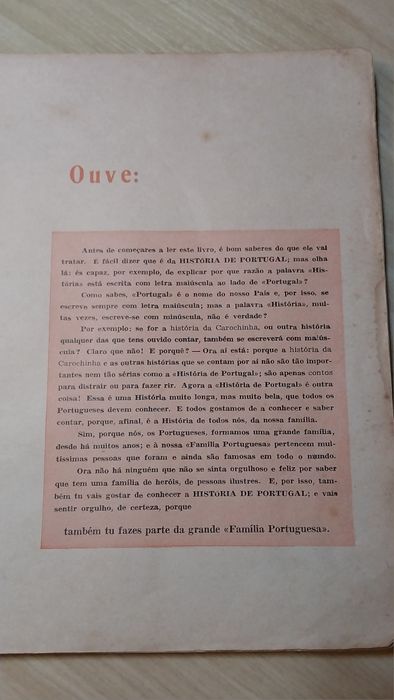 Livro antigo de História de Portugal