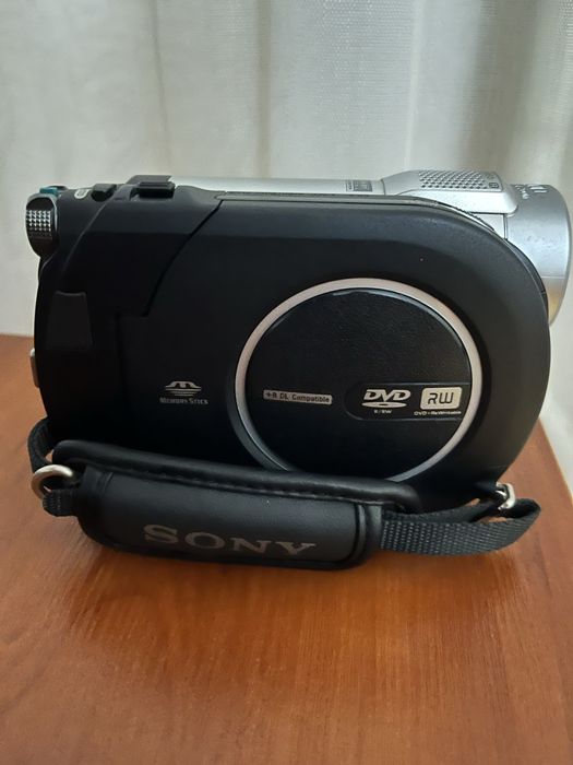 Відеокамера Sony DCR-DVD610E