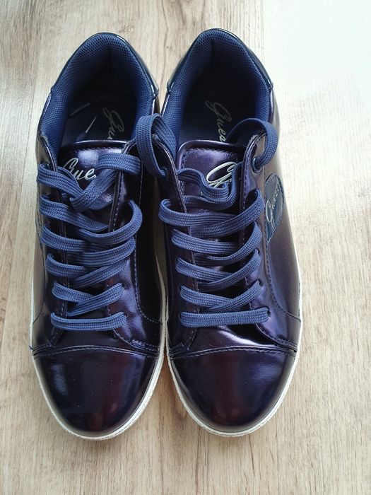 Nowe sneakersy guess