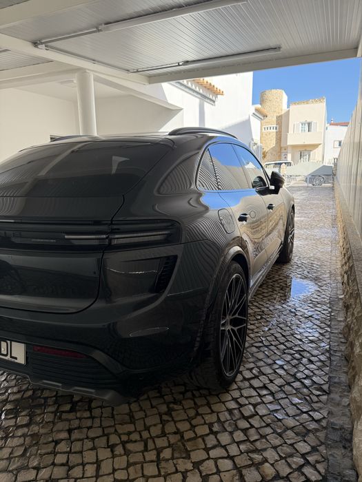 Porsche Macan Turbo 639CV