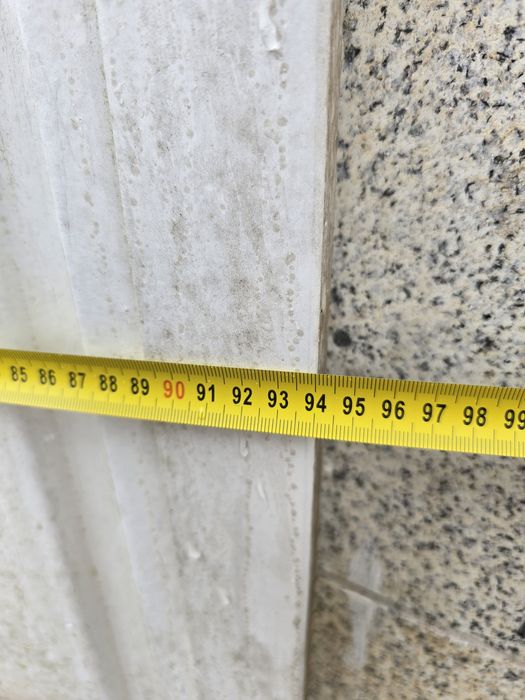 Portão e porta para limite de casa ou terreno