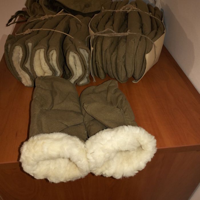 РУКАВИЦІ на цегейці