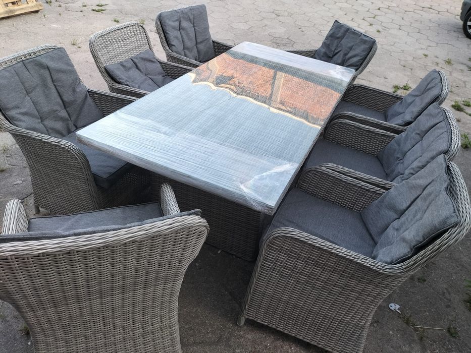 Meble ogrodowe stół i 8 foteli