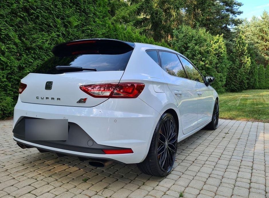 Seat Leon Cupra Salon PL