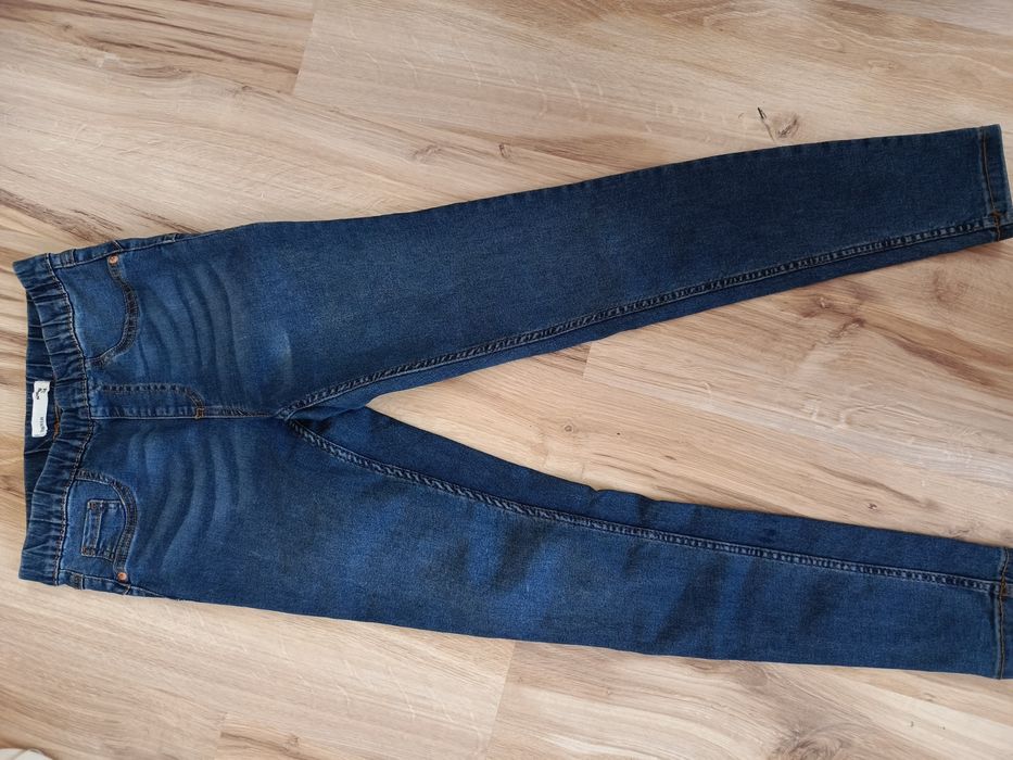 Granatowe jeansy rurki Denim Sinsay 34