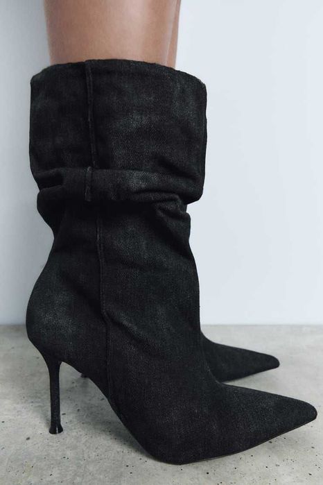 Botas em ganga preta da Zara