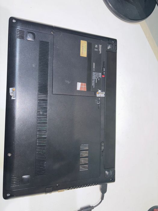 Portátil Lenovo G40-70 80GA