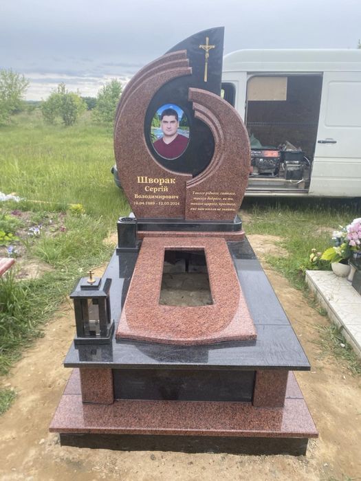 Памятники з граніту