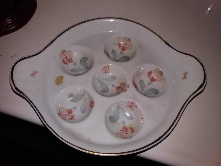 Several Antique, Flawless Ceramic Items64285306265857123