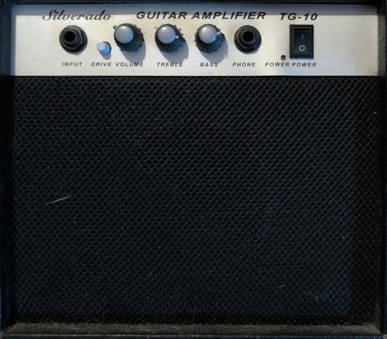 Amplificador pequeno em bom estado