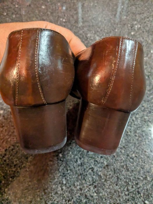 Sapatos de senhora castanhos de pele. Número 39