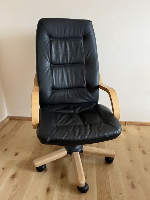 Fotel biurowy obrotowy