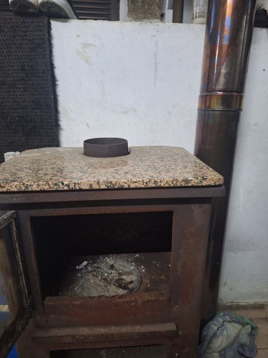 Vendo salamandra de lenha com tubo